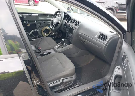 2015 Volkswagen Jetta 2.0L S z USA, uszkodzony, nr VIN 3VW2K7AJ4FM203897